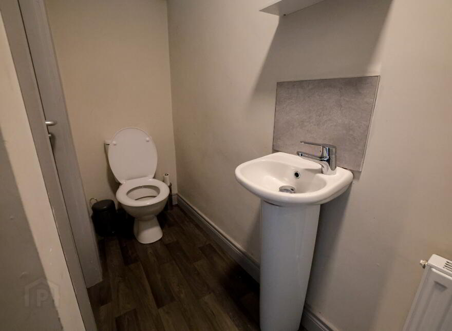 Serviced Accomodation, 16 Rugby Road, Queens Quarter, Belfast, BT7 1PS