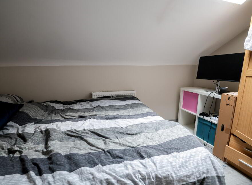 Serviced Accomodation, 16 Rugby Road, Queens Quarter, Belfast, BT7 1PS