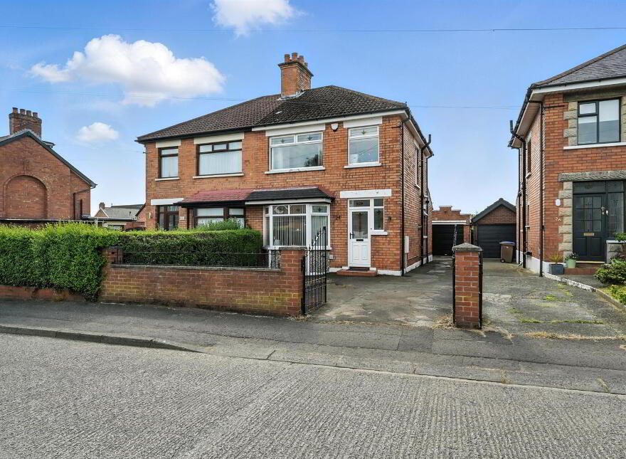 24 Locksley Gardens, Belfast, BT10 0EA photo