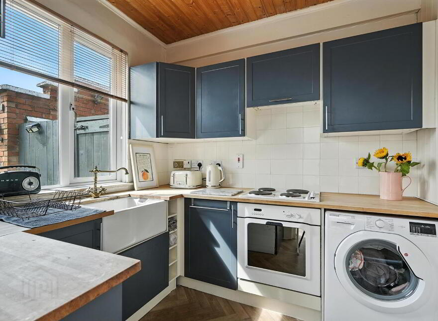 24 Locksley Gardens, Belfast, BT10 0EA