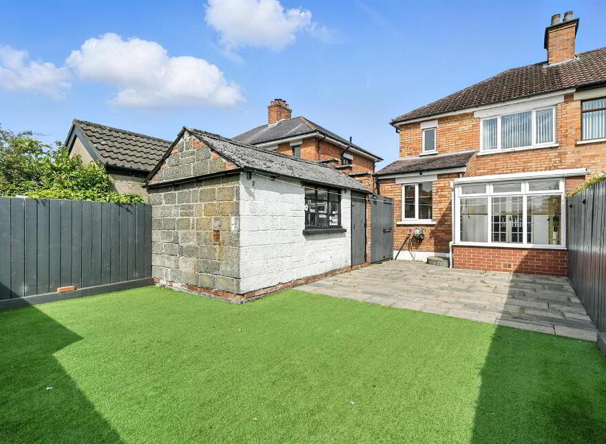 24 Locksley Gardens, Belfast, BT10 0EA