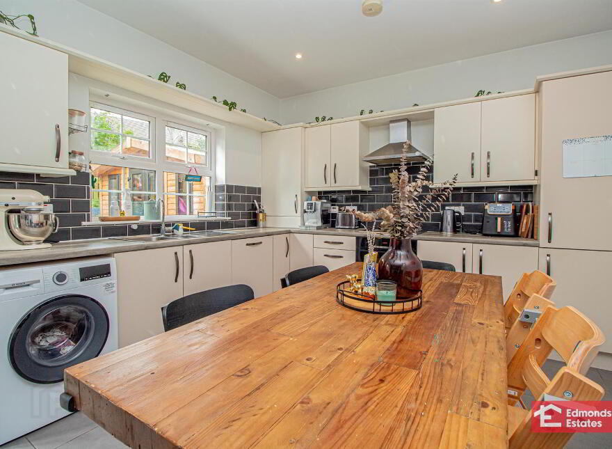 9 Beech Hill, Larne, BT40 2FQ