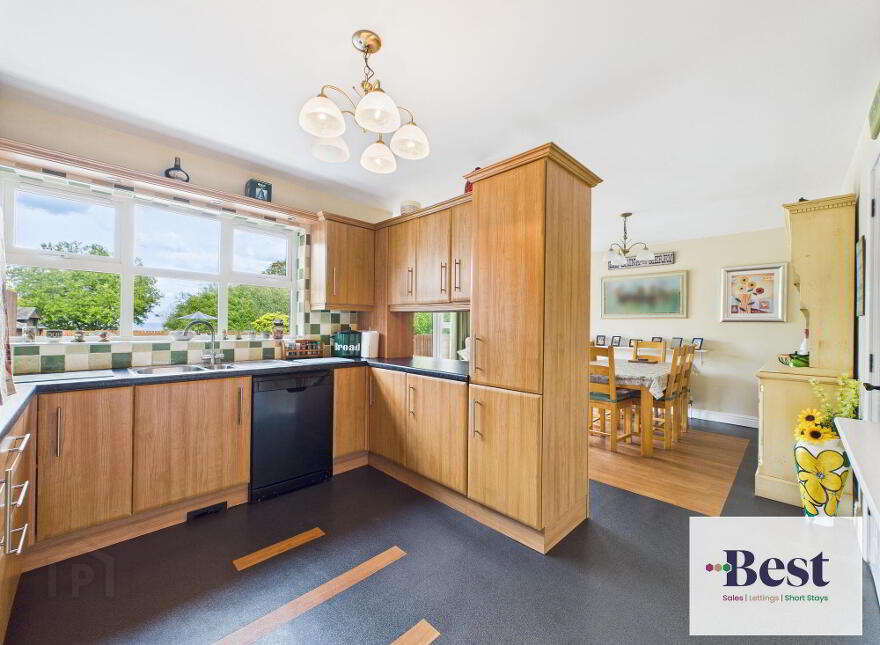 46 Corran Manor, Larne, BT40 1BH