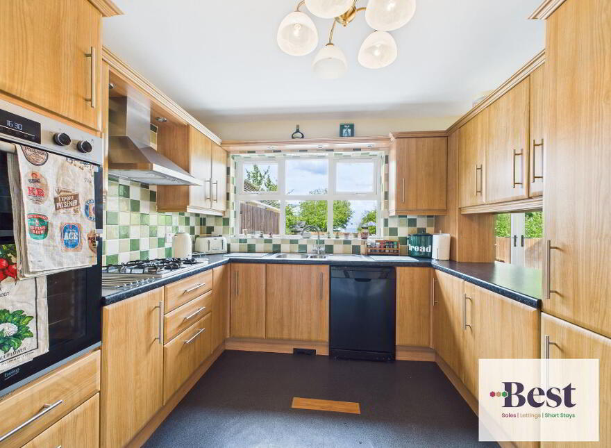 46 Corran Manor, Larne, BT40 1BH