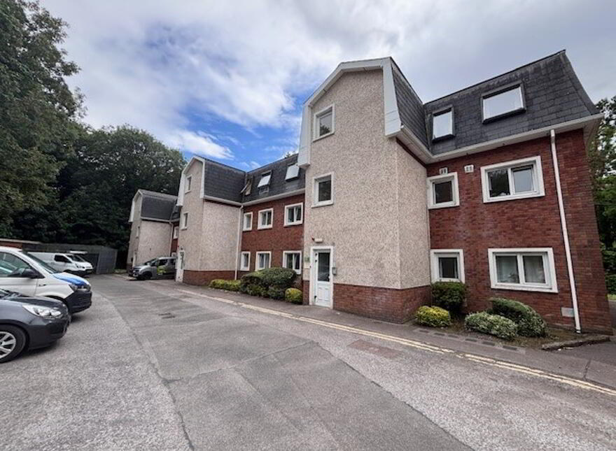 Apt 11, Ashbrook, Victoria Cross, Cork, T12CH76 photo