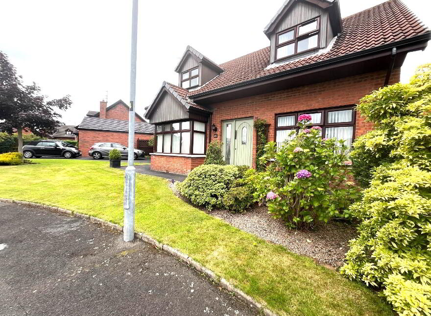 43 Sandringham Court, Carrickfergus, BT38 9BQ photo