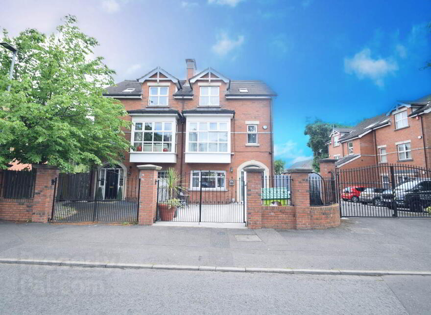 1b Fruithill Park, Andersonstown, Belfast, BT11 8GD photo
