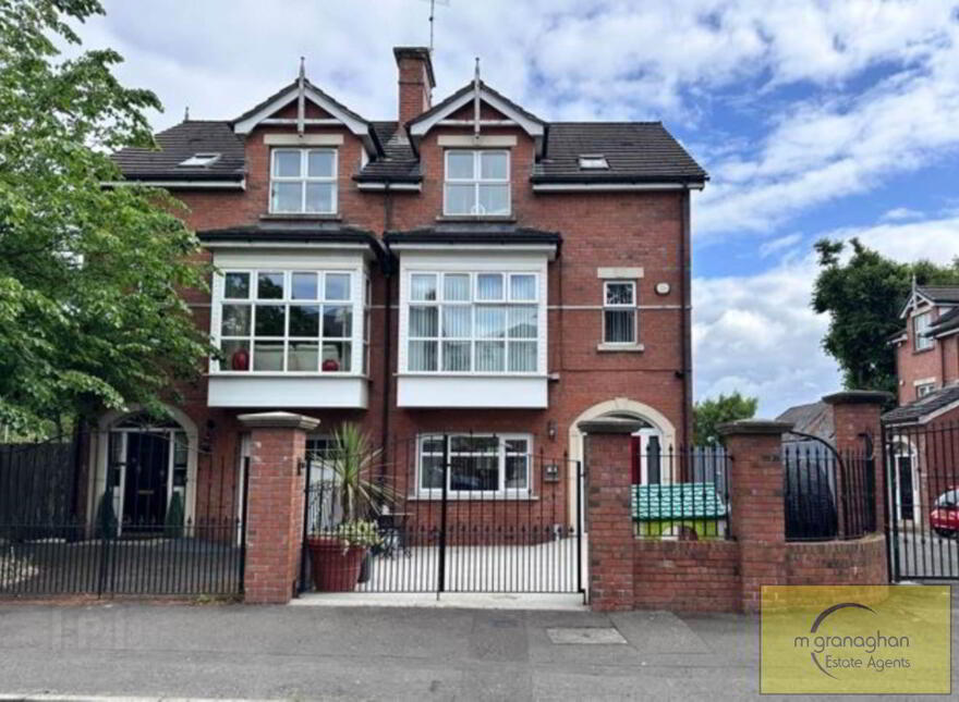 1b Fruithill Park, Andersonstown, Belfast, BT11 8GD photo