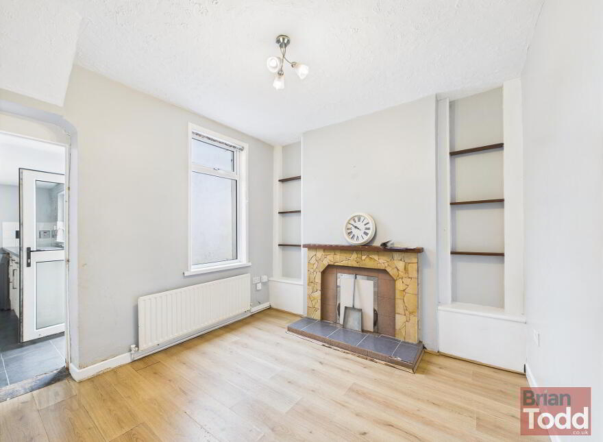 35 Kitcheners Avenue, Larne, BT40 2AB