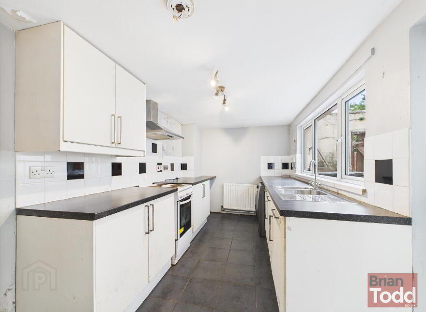 35 Kitcheners Avenue, Larne, BT40 2AB