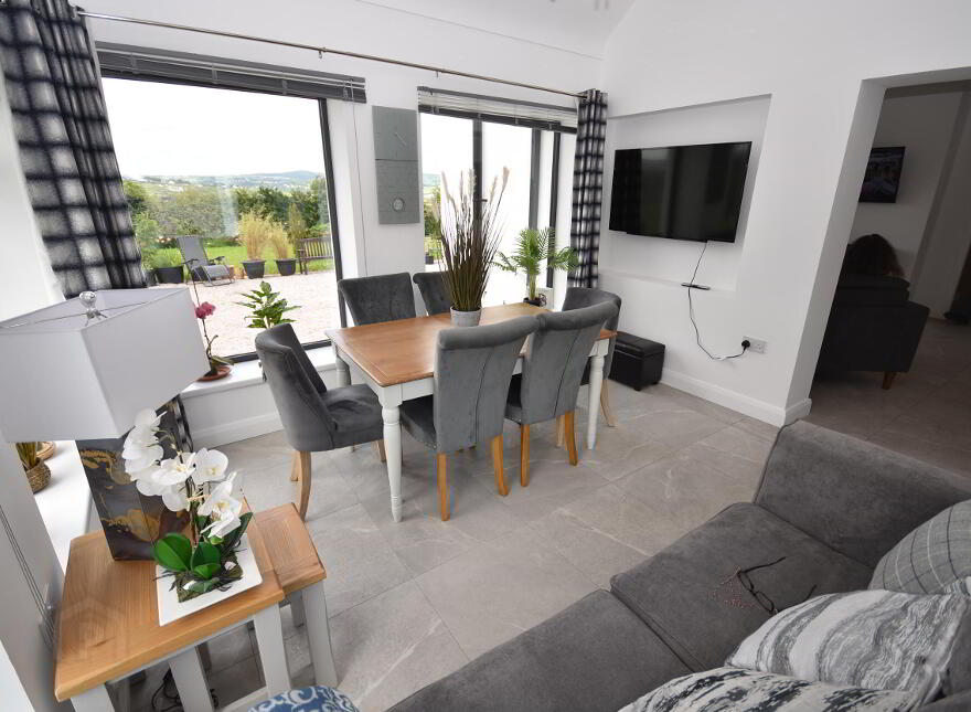 6 Raymoghey Heights, Manorcunningham, F92C8WD