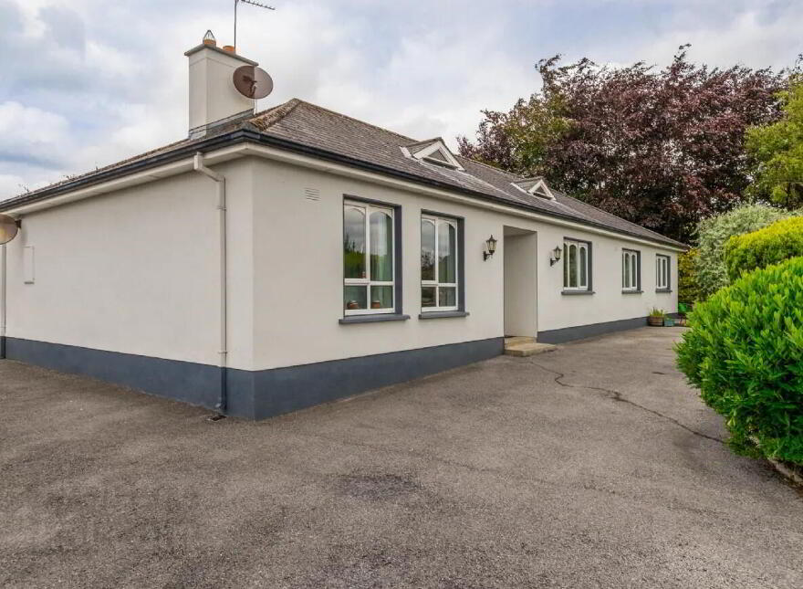 72 Hawthorn Drive, Roscommon Town, F42PK74 photo