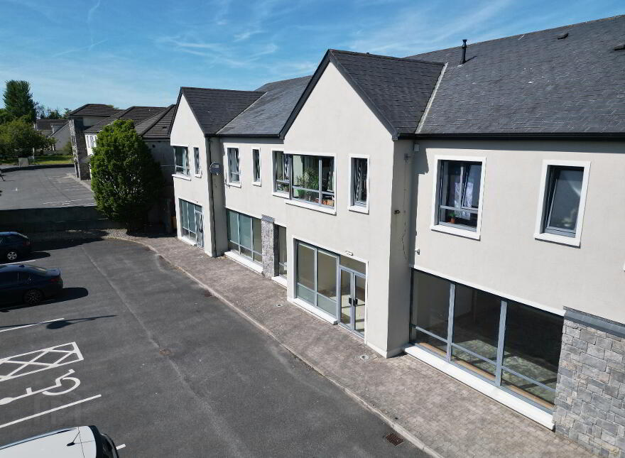Corraun Park, Racecourse Road, Roscommon Town, F42W990