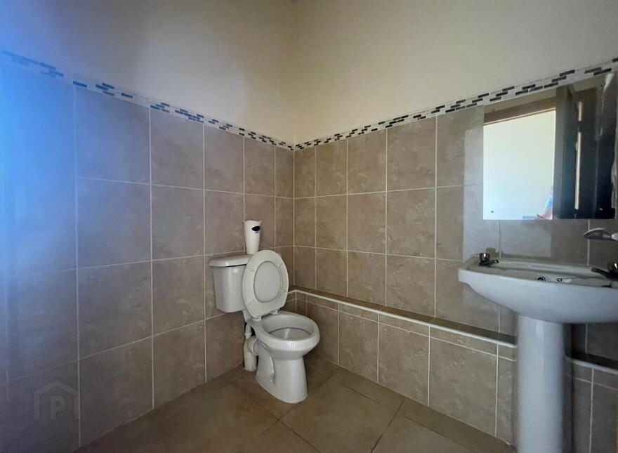 Corraun Park, Racecourse Road, Roscommon Town, F42W990