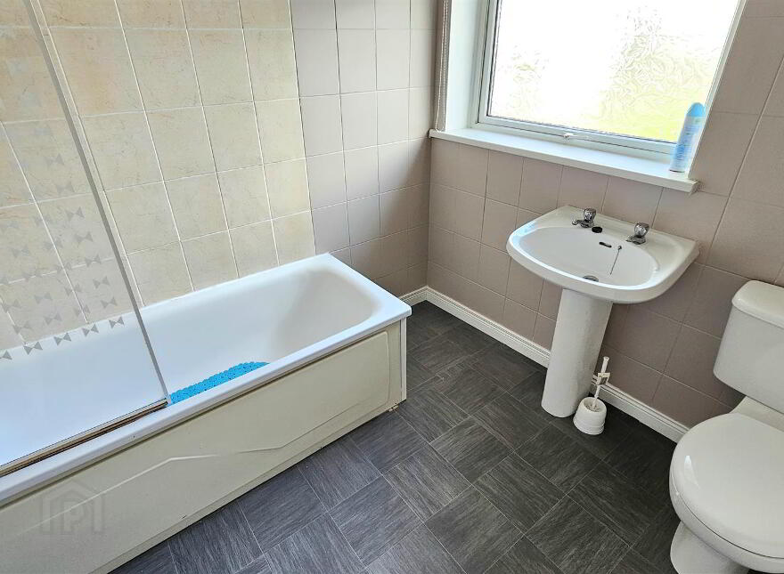 49 The Hollies, Carrickfergus, BT38 8HA