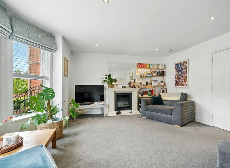 25 Demesne Gate, Holywood, BT18 9FR