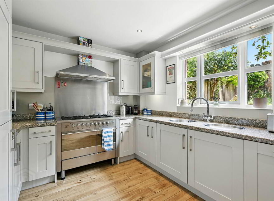 25 Demesne Gate, Holywood, BT18 9FR