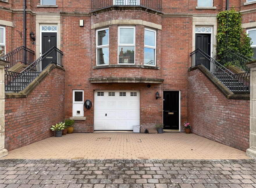 25 Demesne Gate, Holywood, BT18 9FR