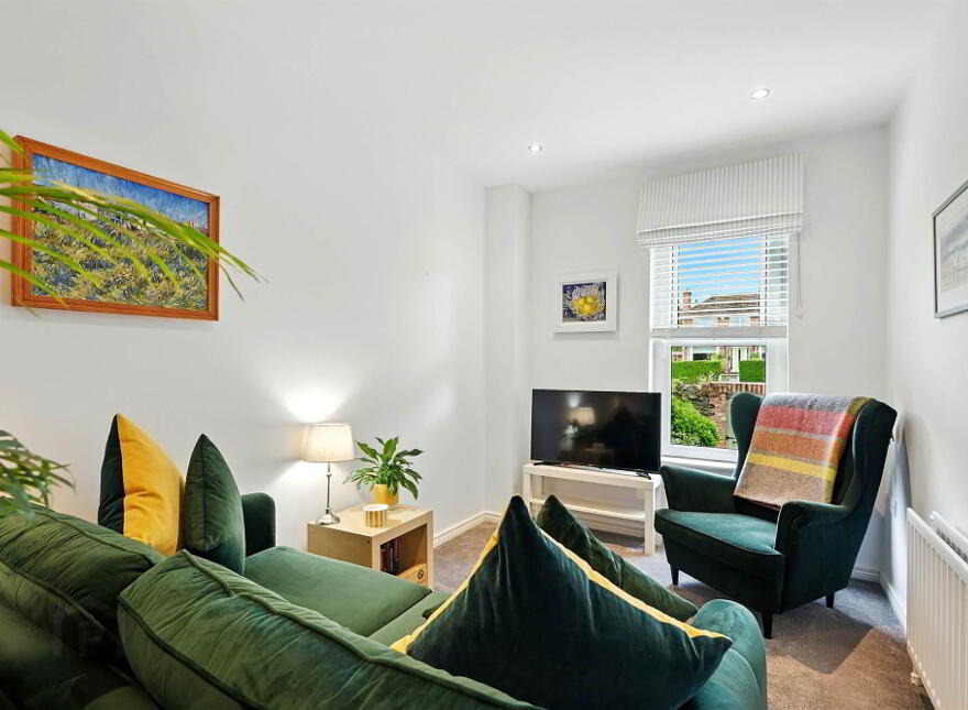 25 Demesne Gate, Holywood, BT18 9FR