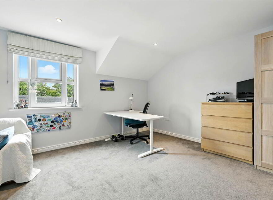 25 Demesne Gate, Holywood, BT18 9FR