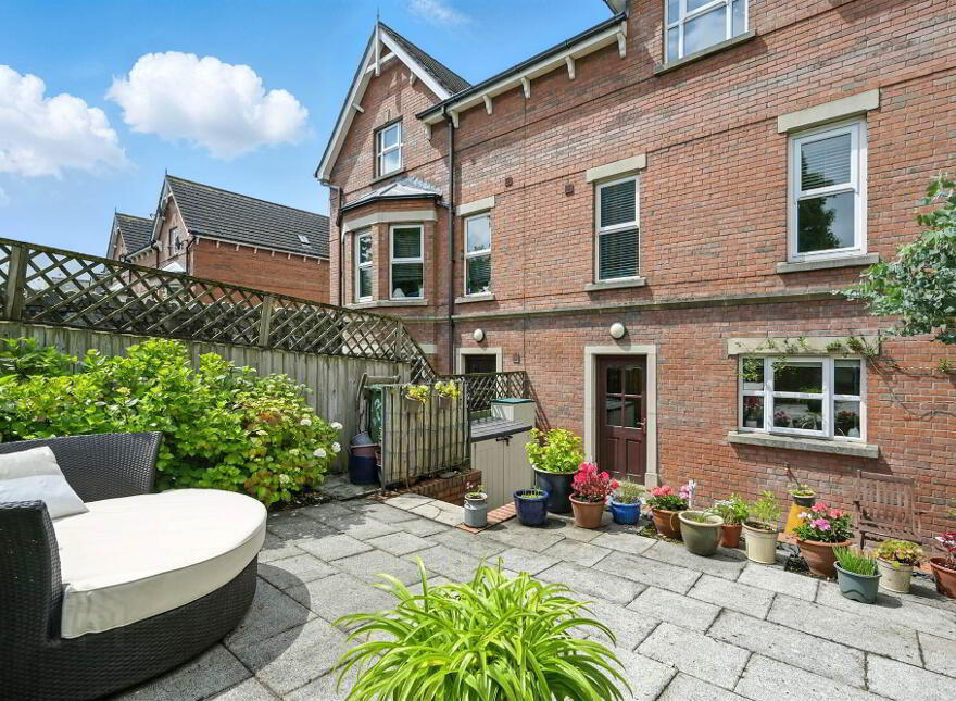 25 Demesne Gate, Holywood, BT18 9FR