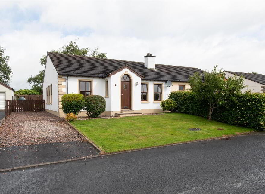 24 Castle Wood, Dromore, BT25 1FD photo