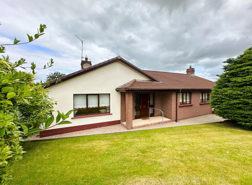 33 Kiloanin Crescent, Banbridge, BT32 4NU photo