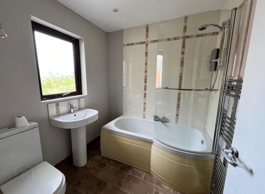 25 Ellis Street, Carrickfergus, BT38 8AY