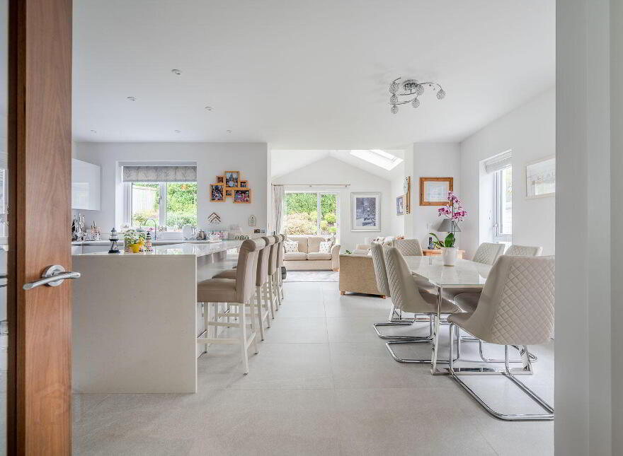 124b Crawfordsburn Road, Bangor, BT19 1BU