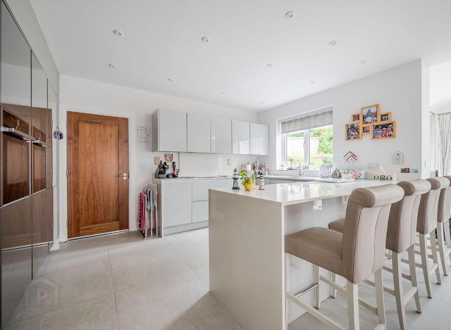 124b Crawfordsburn Road, Bangor, BT19 1BU