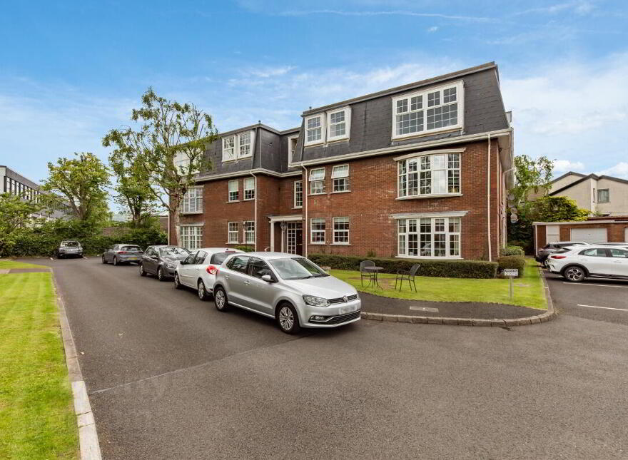 26 Thornhill Malone, Belfast, BT9 6SP photo