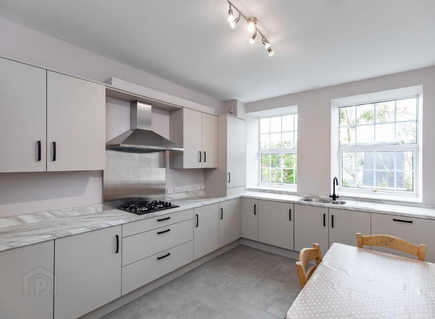 26 Thornhill Malone, Belfast, BT9 6SP