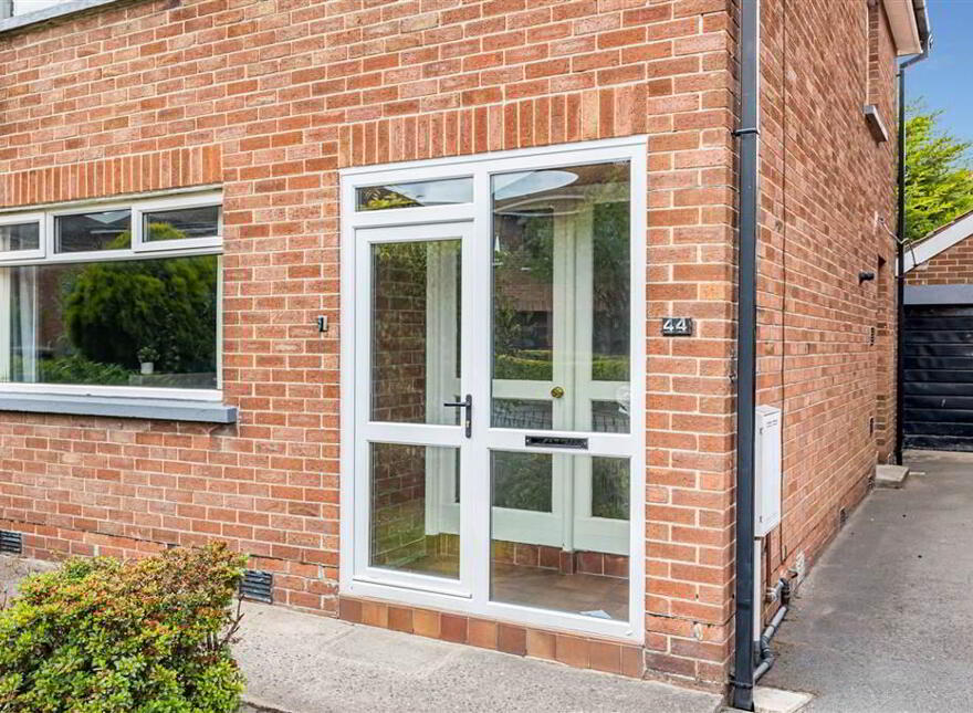 44 Prince Edward Park, Stranmillis, Belfast, BT9 5FZ