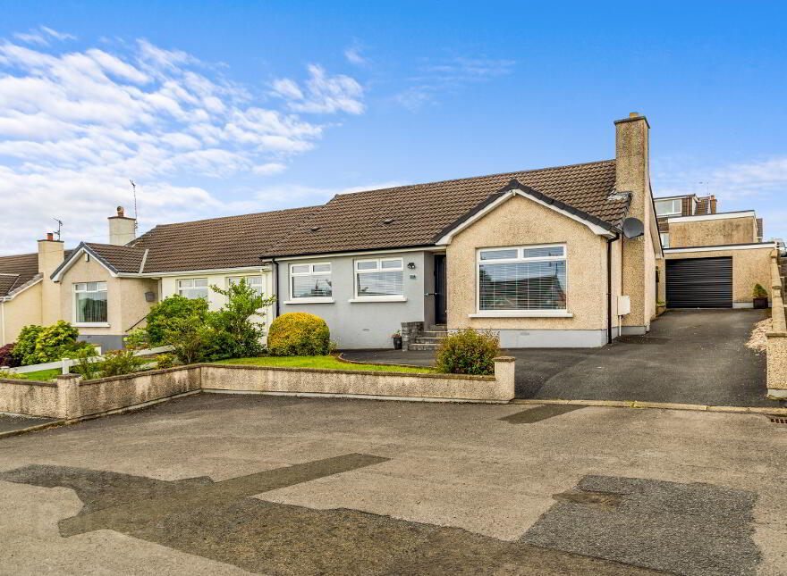 27 Sandmount Park, Galgorm, Ballymena, BT42 1DS photo