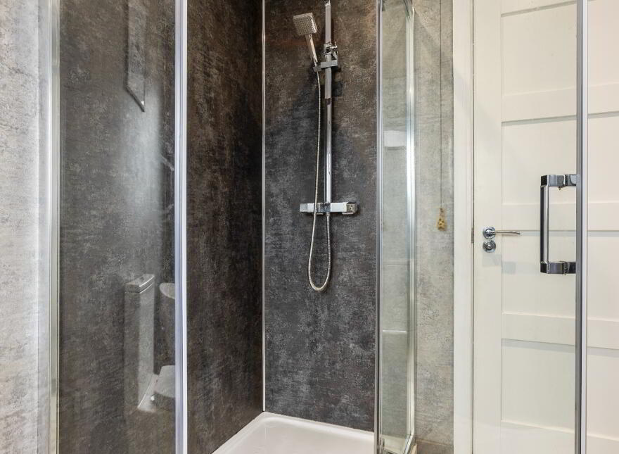 27 Sandmount Park, Galgorm, Ballymena, BT42 1DS