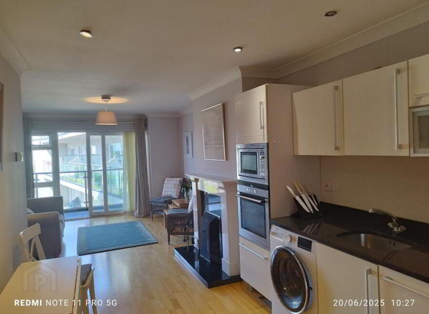 23 Harbour View, Market Square, Clifden, H71VK06