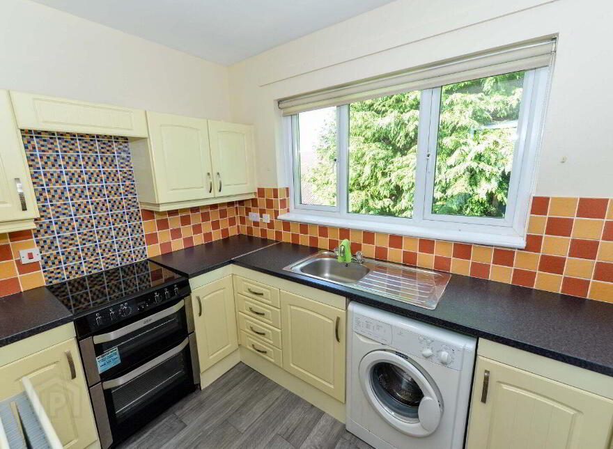 41b Carnbrae Park, Belfast, BT8 6TP