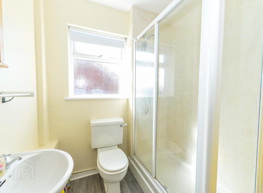 41b Carnbrae Park, Belfast, BT8 6TP