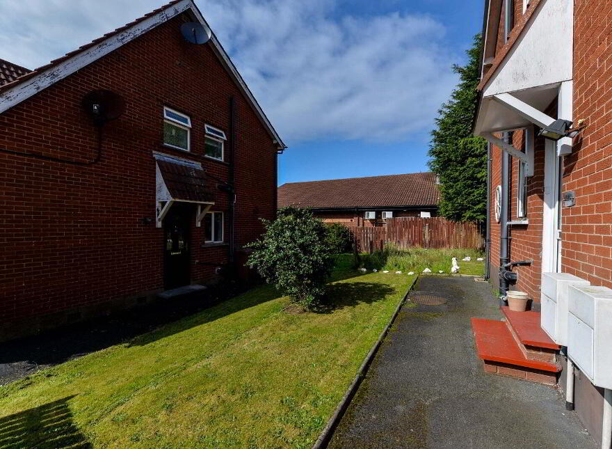 41b Carnbrae Park, Belfast, BT8 6TP