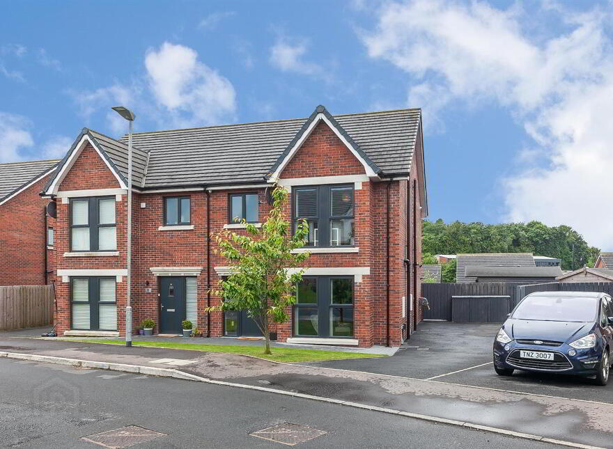 10 Baronsgrange Rise, Comber Road, Carryduff, Belfast, BT8 8GE