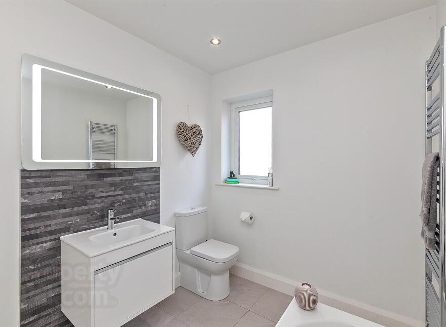 10 Baronsgrange Rise, Comber Road, Carryduff, Belfast, BT8 8GE