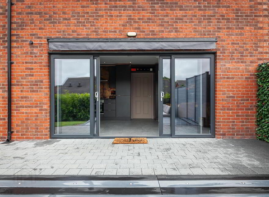 10 Baronsgrange Rise, Comber Road, Carryduff, Belfast, BT8 8GE