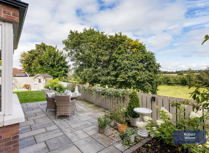 8 Belgravia Court, Royal Hillsborough, BT26 6TQ