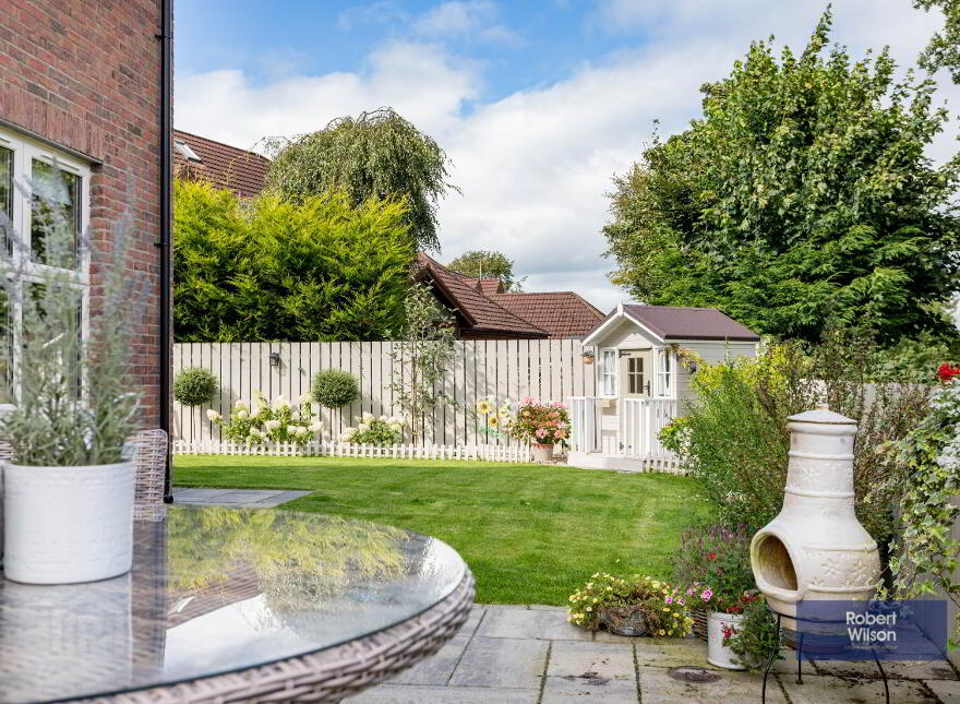 8 Belgravia Court, Royal Hillsborough, BT26 6TQ