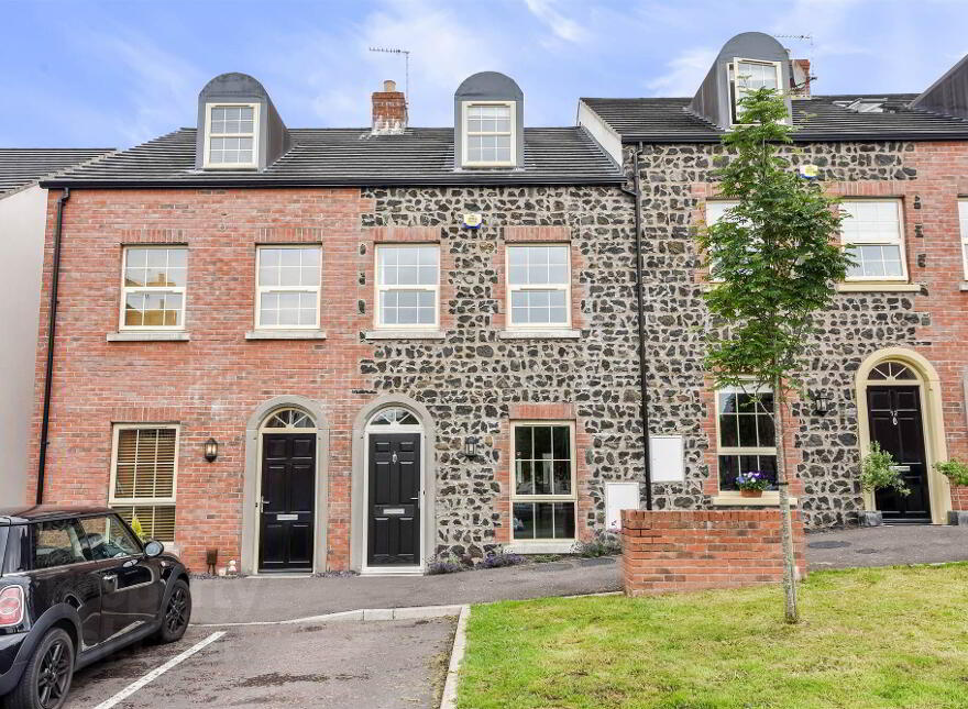 11 Gransha Wood, Dundonald, Belfast, BT16 2FG photo