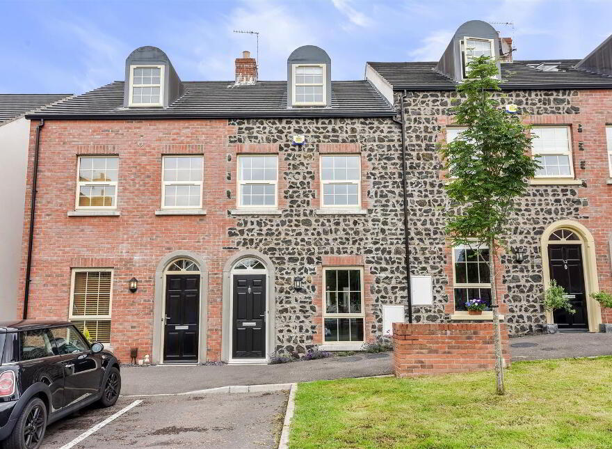 11 Gransha Wood, Dundonald, Belfast, BT16 2FG photo