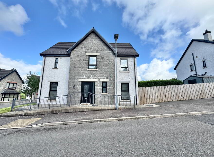 11 Killyclogher Heights, Killyclogher, Omagh, BT79 7FN photo