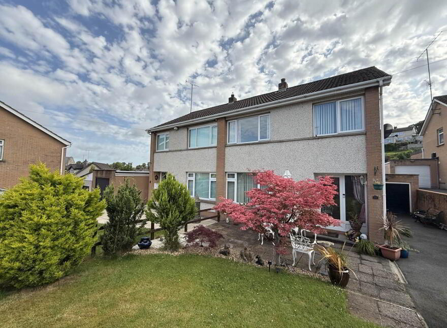 21 Langs Crescent, Armagh, BT60 1DB photo