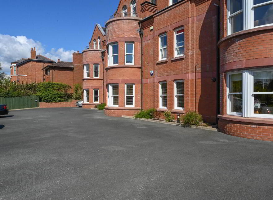 Apt 2, 16 Deramore Park, Malone Road, Belfast, BT9 5JU