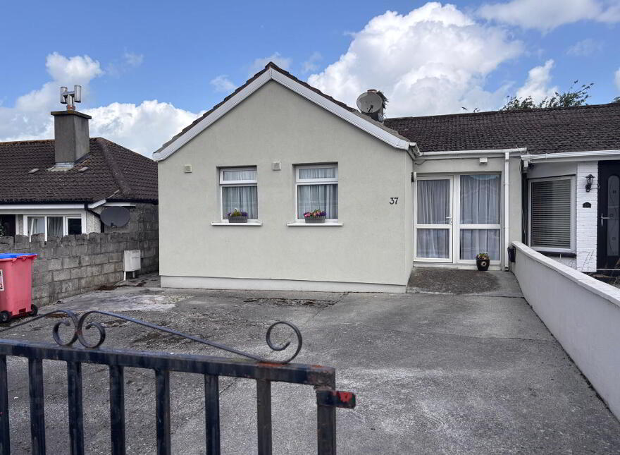 37 Cooleens Close, Clonmel, E91K188 photo
